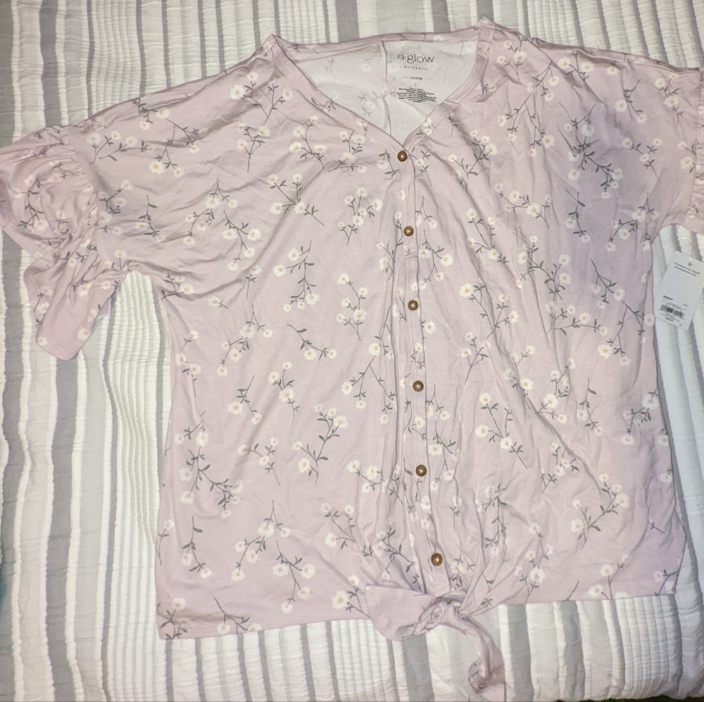 A Glow Maternity Nursing Top